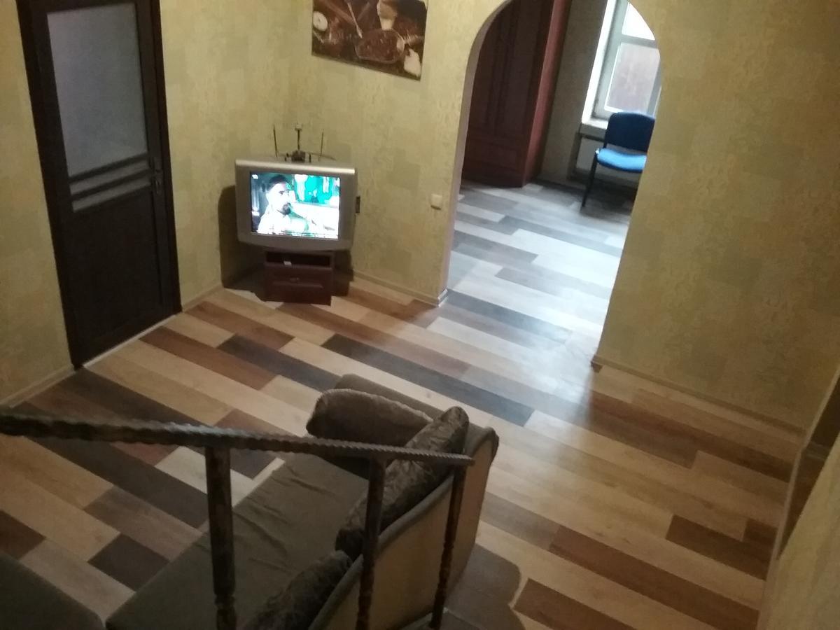 Hostel 777 Kharkiv Bagian luar foto
