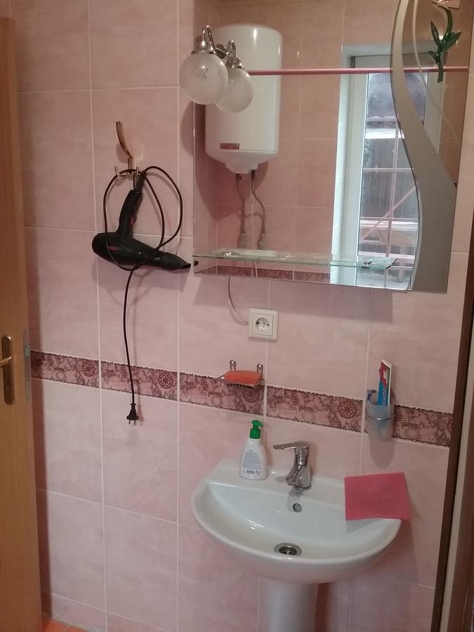 Hostel 777 Kharkiv Bagian luar foto